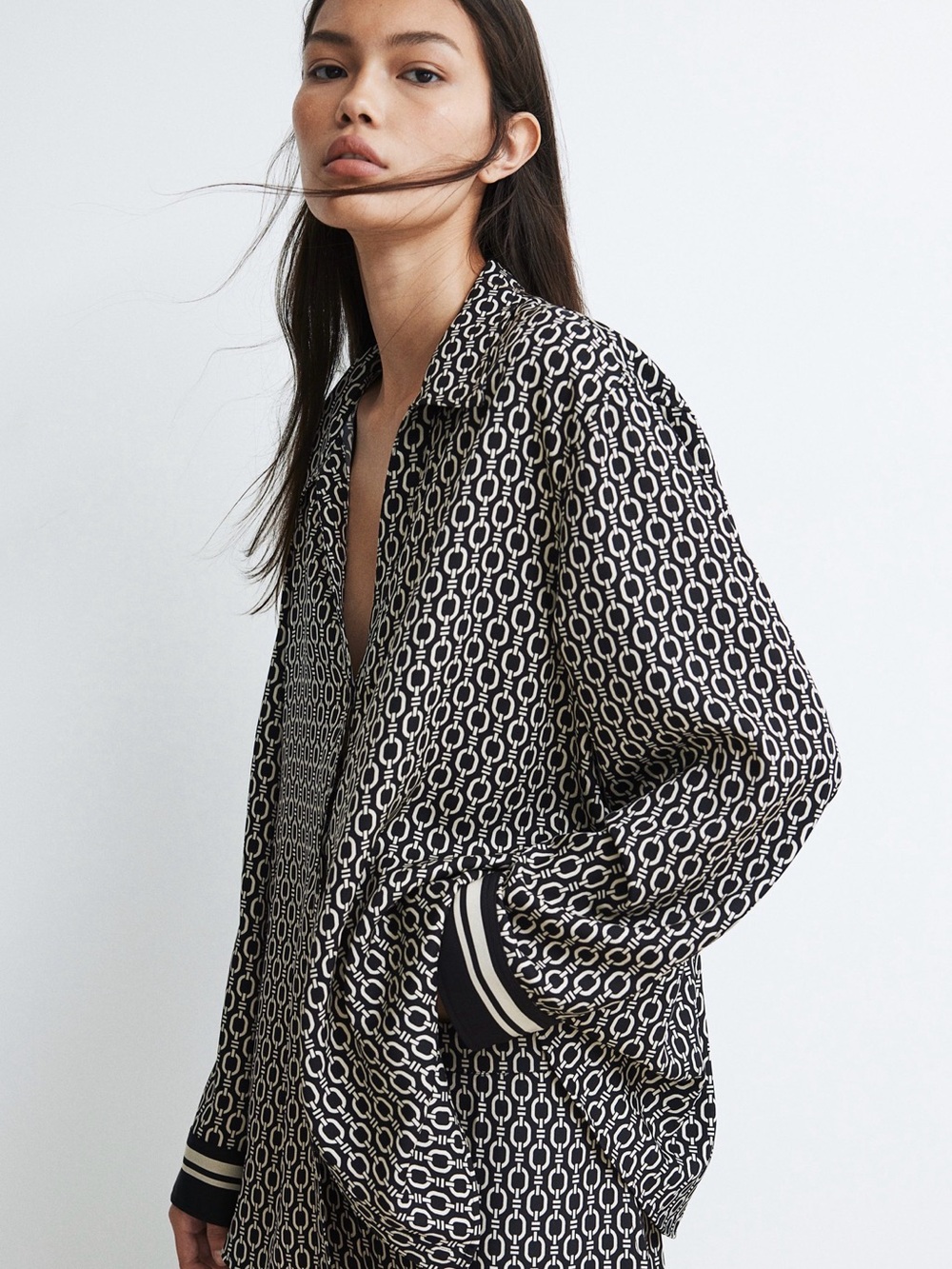 Chic and elegant Button-Up Set - Picture 2 of 4